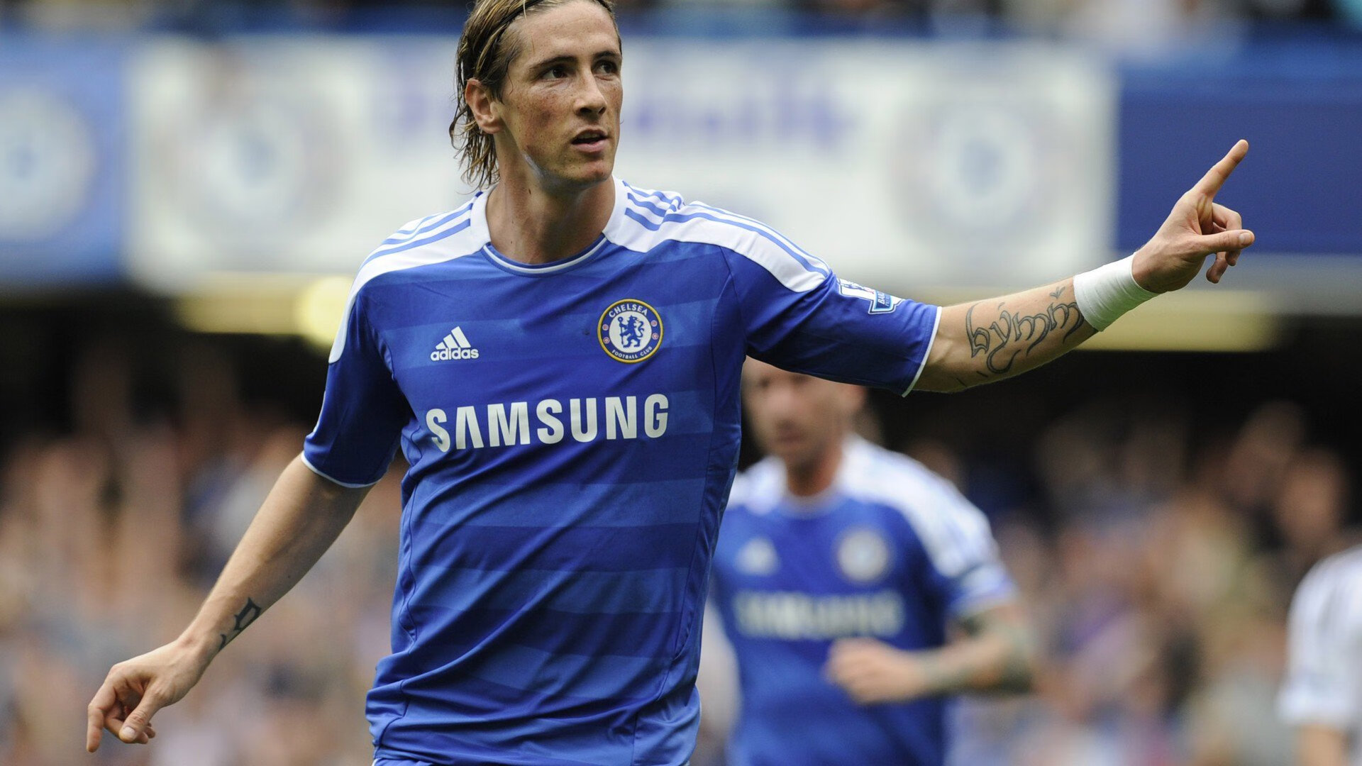 鹈鹕鏖战国王，爱德华兹在英超争冠接管比赛，跨越体育的统治力展现